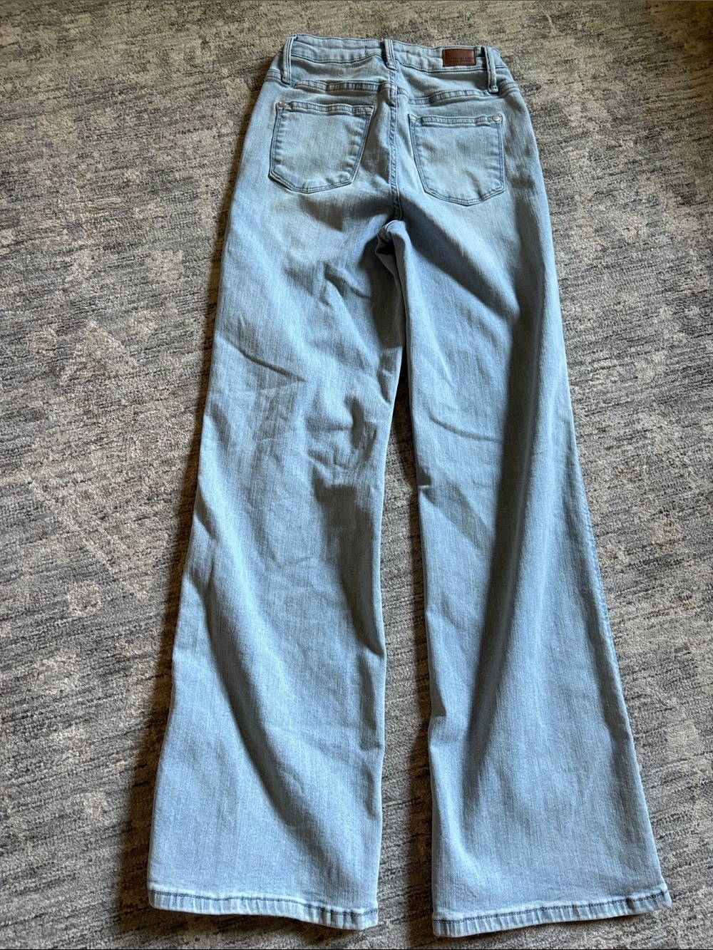 Judy Blue Light Wash straight Leg Jeans - size 3/26  - straight fit - Picture 7 of 7